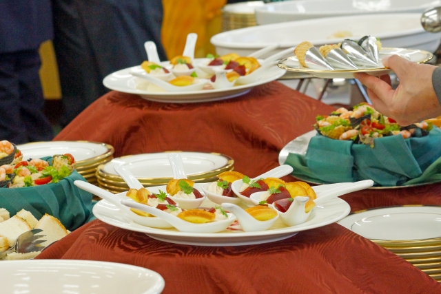 立食パーティーのイメージ